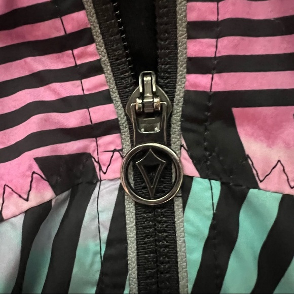 Ivivva • Speed Ahead Black Seeker Stripe Jacket • Size 14 - Picture 9 of 10